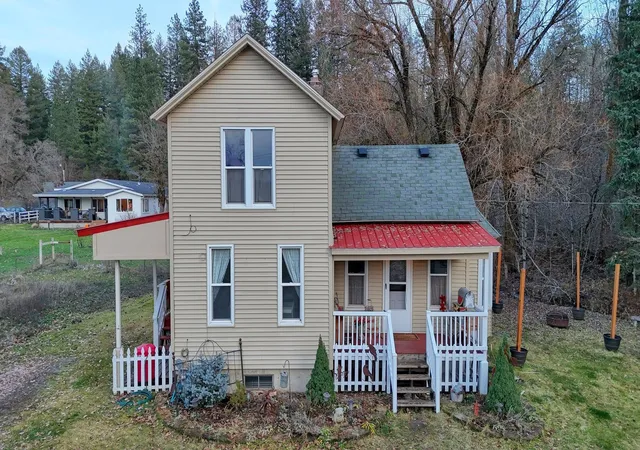 Photo 1 of Single family home for sale at 3926 E Chattaroy Rd, Chattaroy, WA 99003 | MLS# 202623831 | Listing updated on 2026-09-22