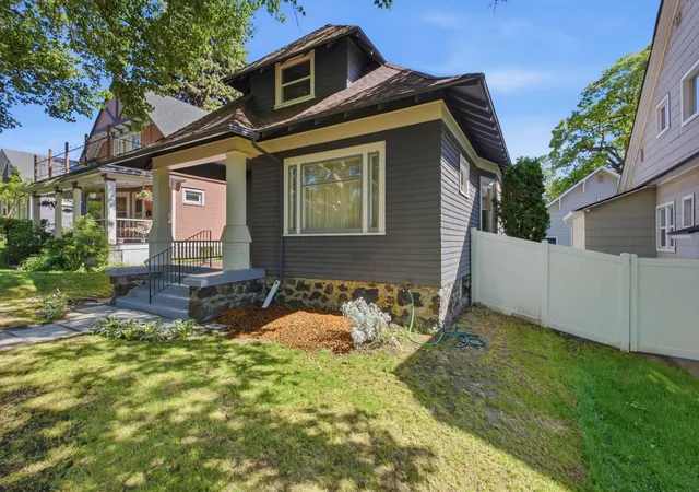 Photo 3 of Single family home for sale at 1915 W 10th Avenue, Spokane, WA 99204 | MLS# 202623855 | Listing updated on 2026-10-08