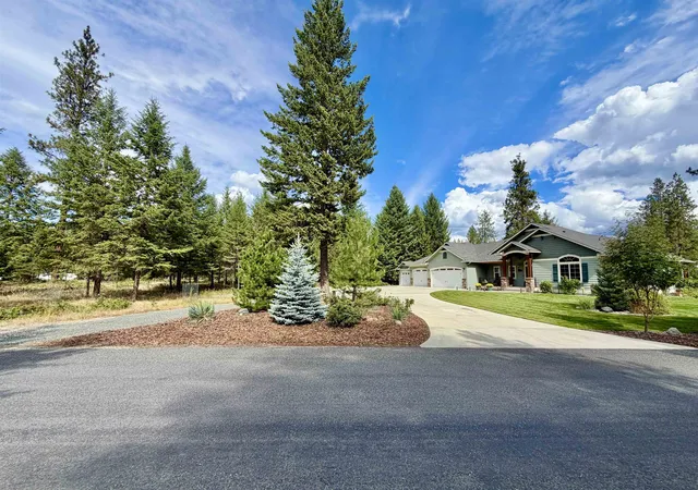 Photo 3 of Single family home for sale at 868 Hogans Way, Chewelah, WA 99109 | MLS# 202623866 | Listing updated on 2026-09-16