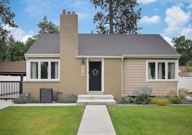 Photo 1 of Single family home for sale at 718 E 40th Avenue, Spokane, WA 99203 | MLS# 202623904 | Listing updated on 2026-09-15