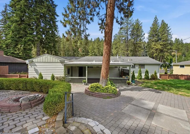 Photo 3 of Single family home for sale at 7402 N Country Homes Blvd, Spokane, WA 99208 | MLS# 202623937 | Listing updated on 2026-09-16