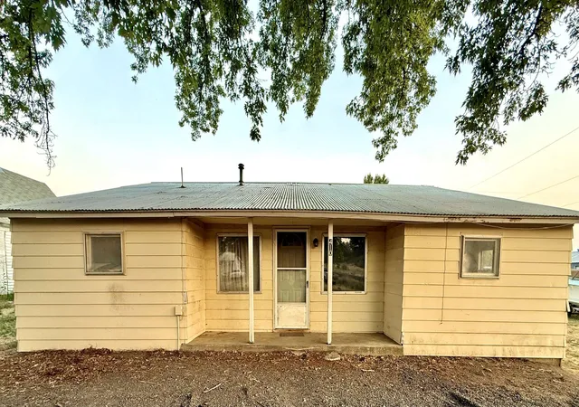 Photo 1 of Single family home for sale at 410 W Glover St, Harrington, WA 99134 | MLS# 202623952 | Listing updated on 2026-09-16
