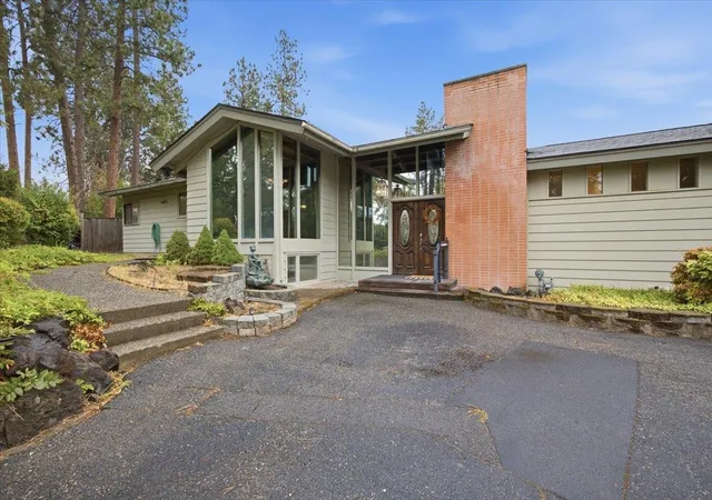 Photo 2 of Single family home for sale at 11708 E 19th Avenue, Spokane Valley, WA 99206 | MLS# 202623953 | Listing updated on 2026-09-22