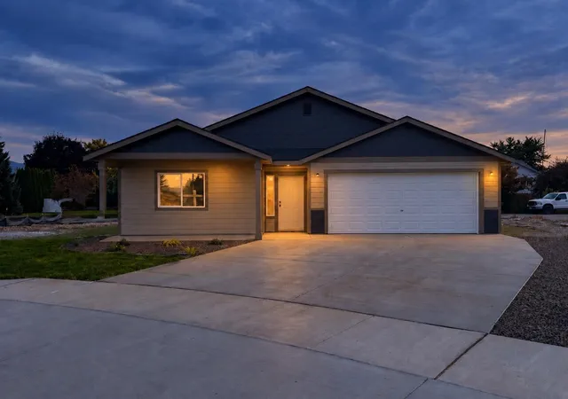 Photo 1 of Single family home for sale at 425 N Garvin Ct, Greenacres, WA 99016 | MLS# 202623954 | Listing updated on 2026-09-26