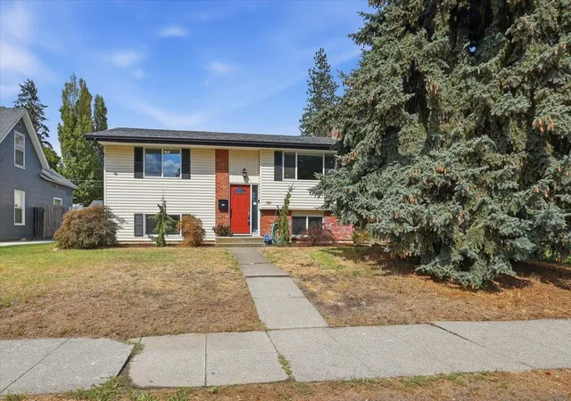 Photo 1 of Single family home for sale at 723 E 38th Avenue, Spokane, WA 99203 | MLS# 202623981 | Listing updated on 2026-09-16