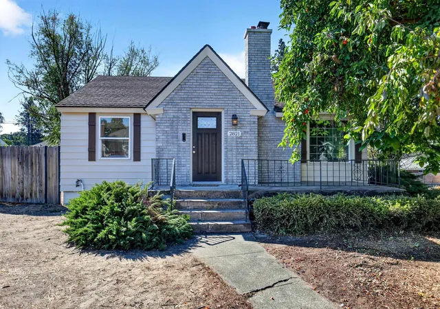 Photo 2 of Single family home for sale at 2821 W Longfellow Ave, Spokane, WA 99205 | MLS# 202623991 | Listing updated on 2026-10-07