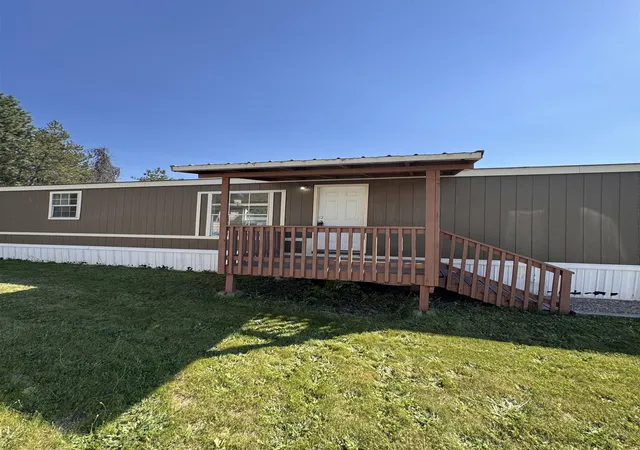 Photo 2 of Manufactured home for sale at 40602 N Newport Hwy, Elk, WA 99009 | MLS# 202623993 | Listing updated on 2026-09-16