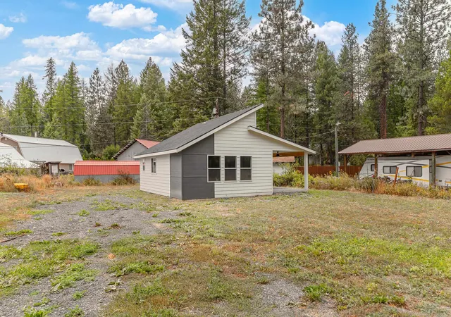 Photo 3 of Single family home for sale at 26 Okanogan Dr, Inchelium, WA 99138 | MLS# 202624005 | Listing updated on 2026-09-16