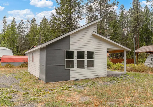 Photo 3 of Single family home for sale at 26 Okanogan Dr, Inchelium, WA 99138 | MLS# 202624005 | Listing updated on 2026-09-16