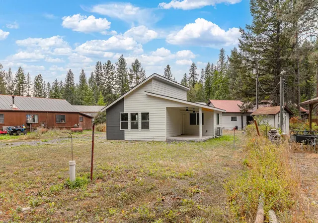 Photo 4 of Single family home for sale at 26 Okanogan Dr, Inchelium, WA 99138 | MLS# 202624005 | Listing updated on 2026-09-16