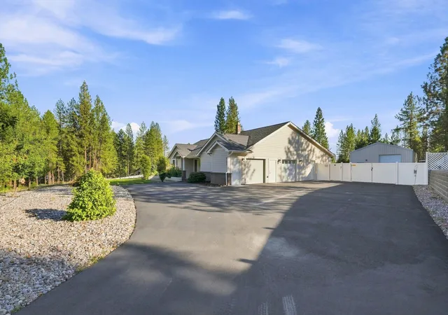 Photo 3 of Single family home for sale at 6282 W Bluebird Way, Deer Park, WA 99006 | MLS# 202624008 | Listing updated on 2026-09-16