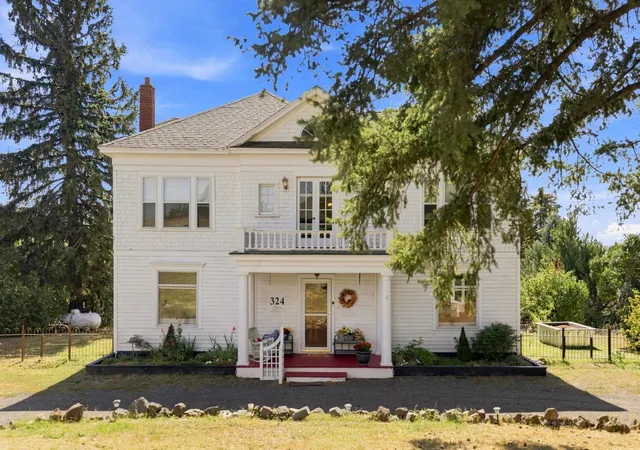 Photo 1 of Single family home for sale at 324 E Alder St, Tekoa, WA 99033 | MLS# 202624030 | Listing updated on 2026-09-17