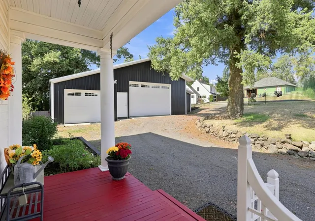 Photo 3 of Single family home for sale at 324 E Alder St, Tekoa, WA 99033 | MLS# 202624030 | Listing updated on 2026-09-17
