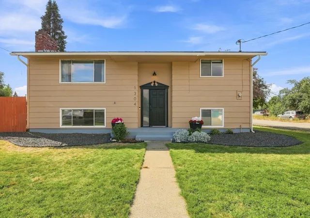 Photo 1 of Single family home for sale at 1304 S Progress Rd, Spokane Valley, WA 99037 | MLS# 202624031 | Listing updated on 2026-09-17