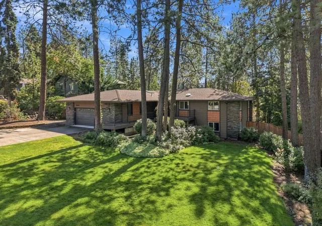 Photo 2 of Single family home for sale at 1924 E 23rd Avenue, Spokane, WA 99203 | MLS# 202624042 | Listing updated on 2026-10-07