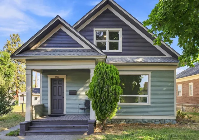 Photo 1 of Single family home for sale at 1221 E Carlisle Ave, Spokane, WA 99207 | MLS# 202624047 | Listing updated on 2026-09-22