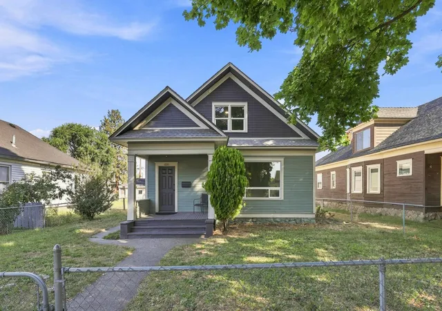 Photo 2 of Single family home for sale at 1221 E Carlisle Ave, Spokane, WA 99207 | MLS# 202624047 | Listing updated on 2026-09-22