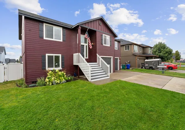 Photo 3 of Single family home for sale at 12611 W Pacific Ct, Airway Heights, WA 99001 | MLS# 202624049 | Listing updated on 2026-09-17