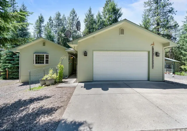 Single family home for sale at 3853 White Pine Rd, Loon Lake, WA 99148 | MLS# 202624055