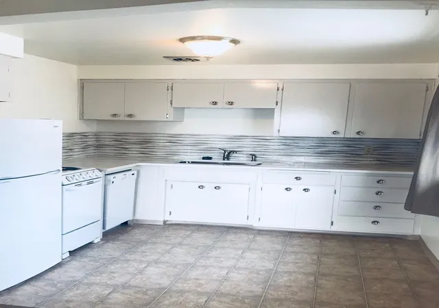 Photo 2 of Multi family home for sale at 33 E Dalton Ave, Spokane, WA 99207 | MLS# 202624056 | Listing updated on 2026-09-17
