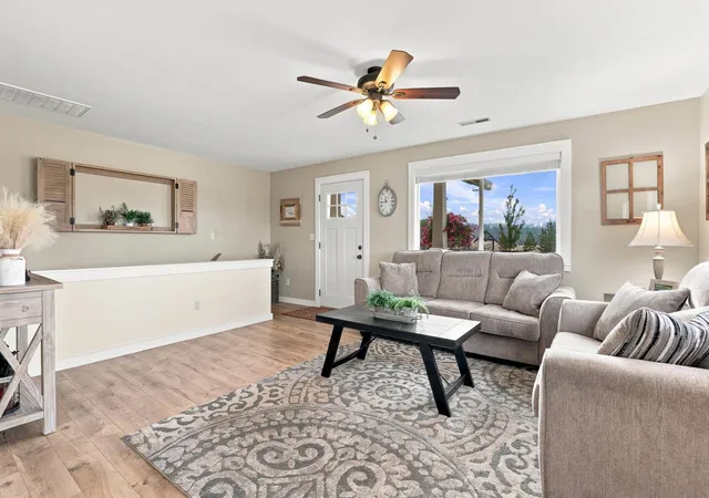 Photo 4 of Single family home for sale at 32326 N Elk Chattaroy Rd, Chattaroy, WA 99003 | MLS# 202624087 | Listing updated on 2026-09-17