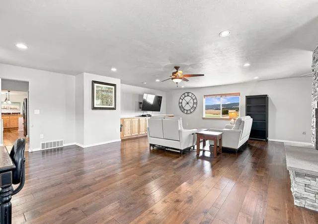 Photo 4 of Single family home for sale at 5284 S Wallbridge Rd, Deer Park, WA 99006 | MLS# 202624109 | Listing updated on 2026-09-22