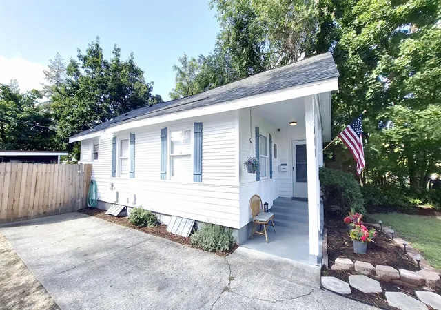 Photo 2 of Single family home for sale at 3011 W Walton Ln, Spokane, WA 99205 | MLS# 202624127 | Listing updated on 2026-09-24