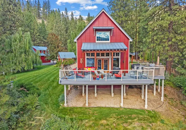 Photo 3 of Single family home for sale at 6472 Enterprise Rd, Fruitland, WA 99129 | MLS# 202624130 | Listing updated on 2026-09-18