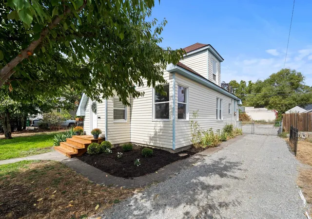 Photo 2 of Single family home for sale at 2001 E Dalton Ave, Spokane, WA 99207 | MLS# 202624143 | Listing updated on 2026-10-07