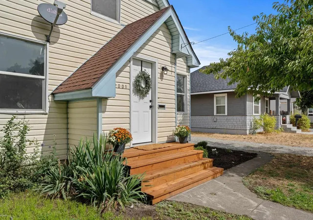 Photo 3 of Single family home for sale at 2001 E Dalton Ave, Spokane, WA 99207 | MLS# 202624143 | Listing updated on 2026-10-07
