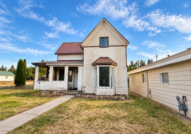 Single family home for sale at 206 E Crawford St, Deer Park, WA 99006 | MLS# 202624146