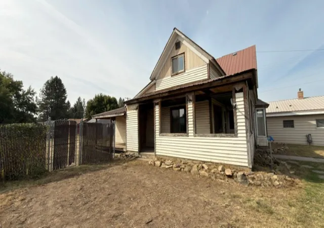Photo 3 of Single family home for sale at 206 E Crawford St, Deer Park, WA 99006 | MLS# 202624146 | Listing updated on 2026-09-18