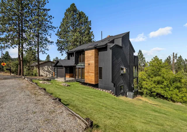 Photo 2 of Single family home for sale at 5203 E 16th Avenue, Spokane Valley, WA | MLS# 202624148 | Listing updated on 2026-09-18