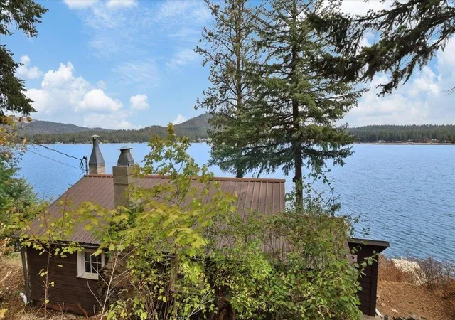 Photo 2 of Sale Pending at 45198 Lake Shore Homes Rd, Loon Lake, WA 99148 | MLS# 202624150 | Listing updated on 2026-09-22