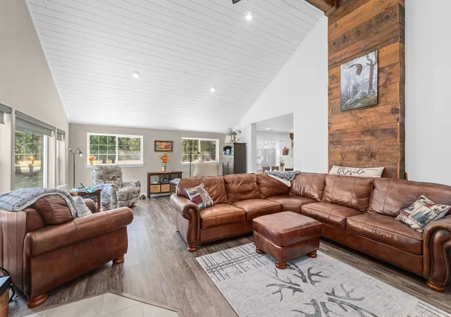 Photo 3 of Single family home for sale at 3050 Red Marble Rd, Chewelah, WA 99109 | MLS# 202624155 | Listing updated on 2026-09-18