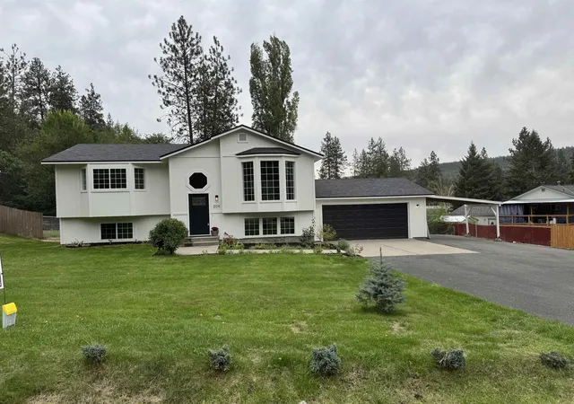 Photo 1 of Single family home for sale at 204 Lemon Ln, Nine Mile Falls, WA 99026 | MLS# 202624162 | Listing updated on 2026-09-18