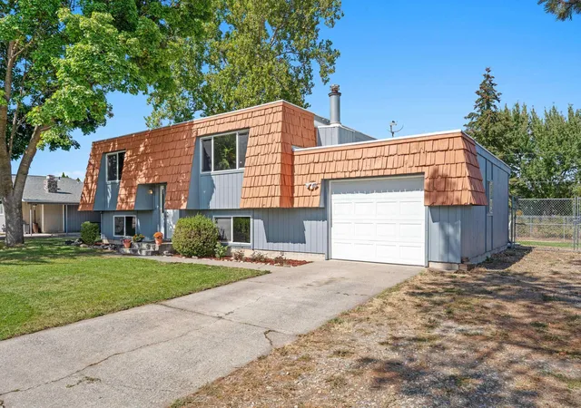 Photo 2 of Single family home for sale at 12505 E 31st Avenue, Spokane Valley, WA 99216 | MLS# 202624184 | Listing updated on 2026-09-13