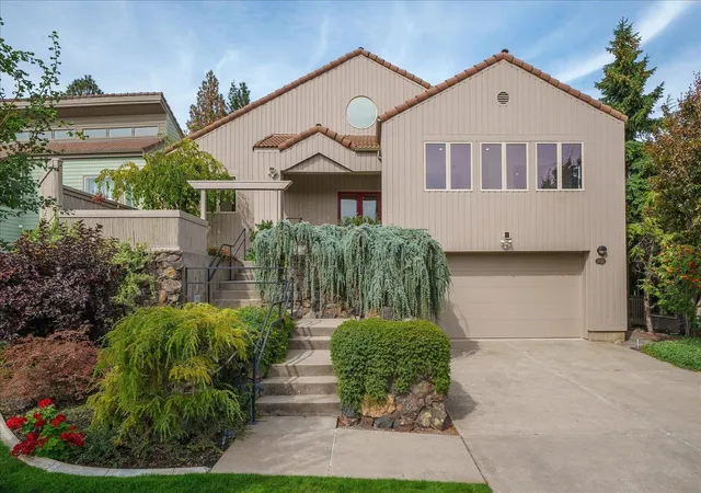 Photo 2 of Sale Pending at 2039 S Parkwood Cir, Spokane, WA 99223 | MLS# 202624226 | Listing updated on 2026-09-25