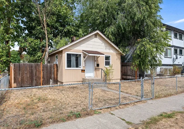 Photo 2 of Single family home for sale at 1806 W Gardner Ave, Spokane, WA 99201 | MLS# 202624229 | Listing updated on 2026-09-15