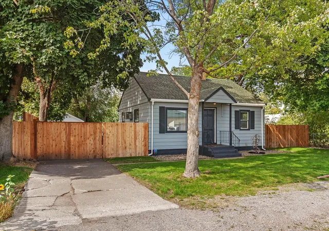 Photo 2 of Single family home for sale at 423 N Marguerite Rd, Spokane Valley, WA 99212 | MLS# 202624234 | Listing updated on 2026-09-21