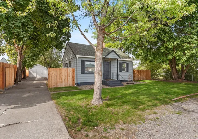 Photo 3 of Single family home for sale at 423 N Marguerite Rd, Spokane Valley, WA 99212 | MLS# 202624234 | Listing updated on 2026-09-21