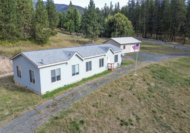 Photo 3 of Manufactured home for sale at 639 Dry Gulch Rd, Colville, WA 99114 | MLS# 202624241 | Listing updated on 2026-09-21