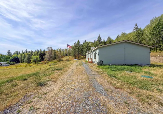 Photo 3 of Manufactured home for sale at 639 Dry Gulch Rd, Colville, WA 99114 | MLS# 202624241 | Listing updated on 2026-09-21