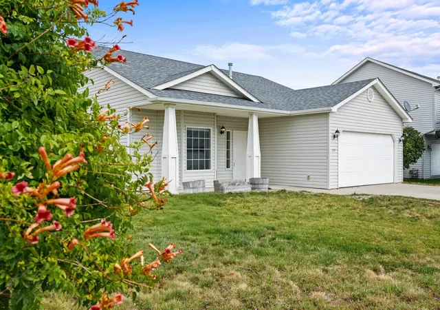 Photo 2 of Single family home for sale at 315 E Beverly Ave, Medical Lake, WA 99022 | MLS# 202624269 | Listing updated on 2026-10-08