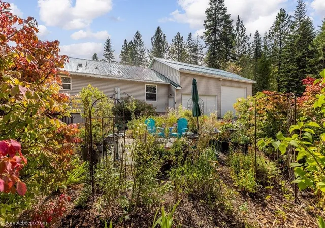 Single family home for sale at 11223 N Judkins Ln, Spokane, WA 99217 | MLS# 202624271