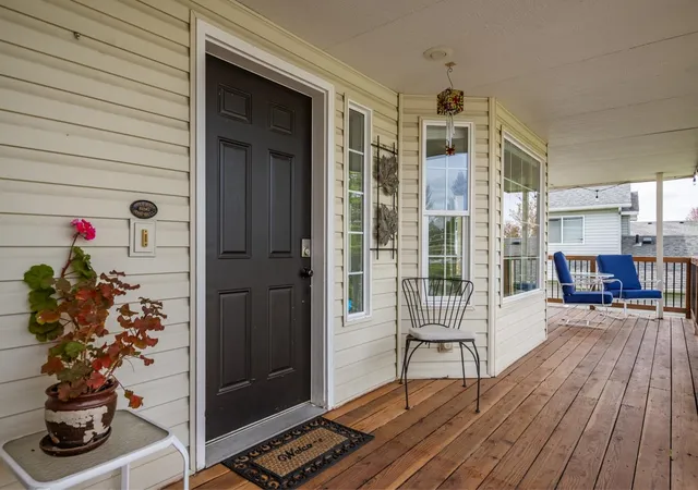 Photo 2 of Sale Pending at 814 E Justin Ave, Medical Lake, WA 99022 | MLS# 202624277 | Listing updated on 2026-09-29