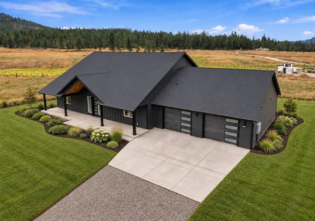 Photo 2 of Single family home for sale at 3942l Garden Spot Rd, Loon Lake, WA 99148 | MLS# 202624296 | Listing updated on 2026-10-23