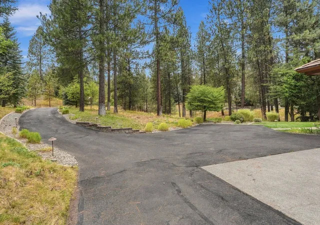 Photo 3 of Single family home for sale at 13307 S Bluegrouse Ln, Spokane, WA 99224 | MLS# 202624355 | Listing updated on 2026-10-02