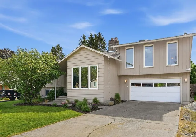 Photo 2 of Single family home for sale at 1415 S Woodlawn Rd, Spokane Valley, WA 99216 | MLS# 202624407 | Listing updated on 2026-09-19