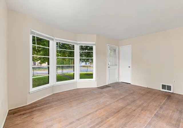 Photo 4 of Single family home for sale at 1306 N Farr Rd, Spokane Valley, WA 99206 | MLS# 202624443 | Listing updated on 2026-09-24